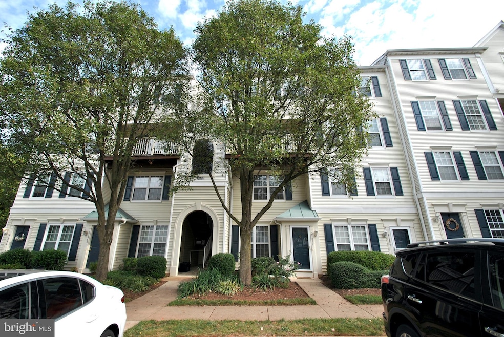 21850 Elkins Terrace unit 301, Sterling, VA 20166 - photo 1