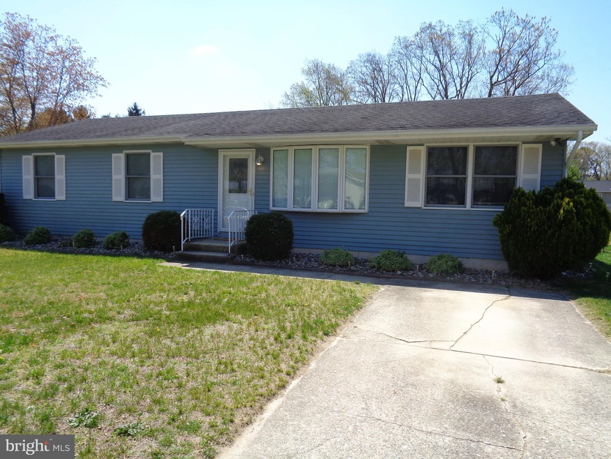 1355 Dogwood Ln, Vineland, NJ 08360 - photo 1