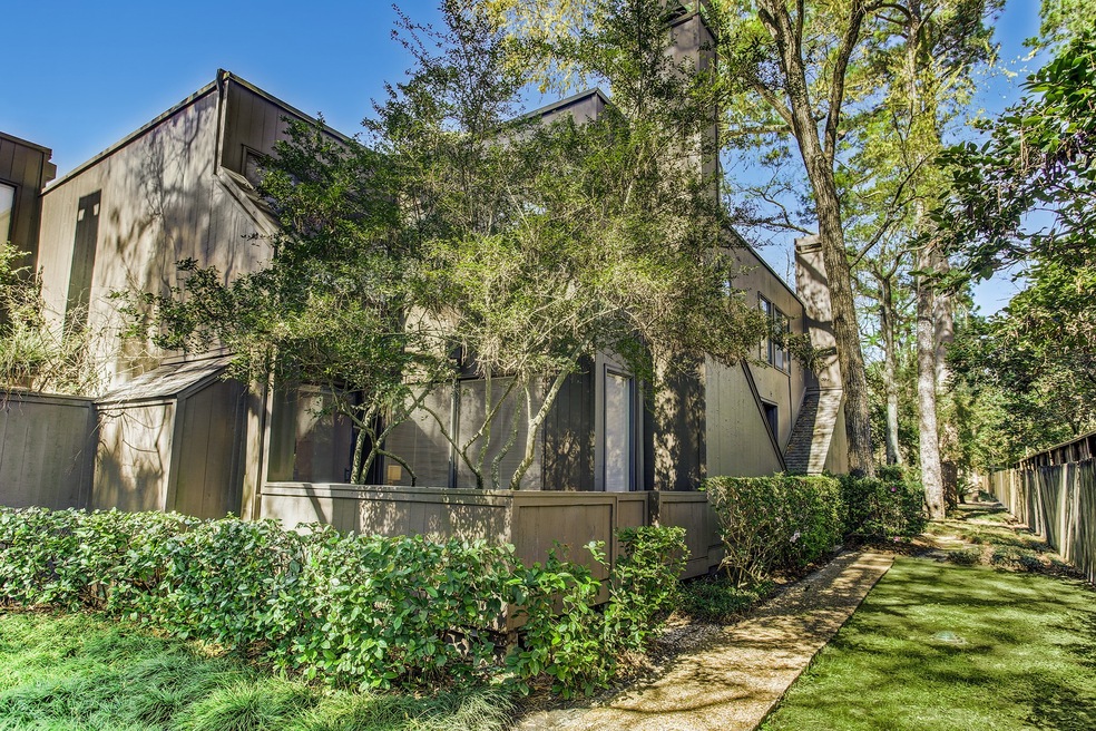 362 Litchfield Ln, Houston, TX 77024 - photo 1
