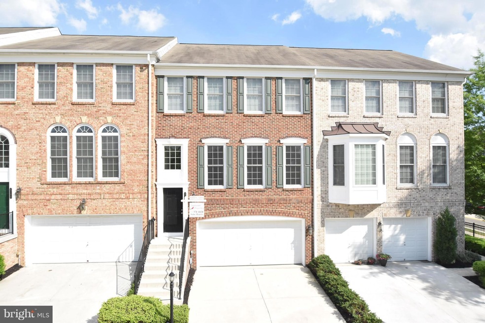 8197 Laurel Crossing Ln, Lorton, VA 22079 - photo 1