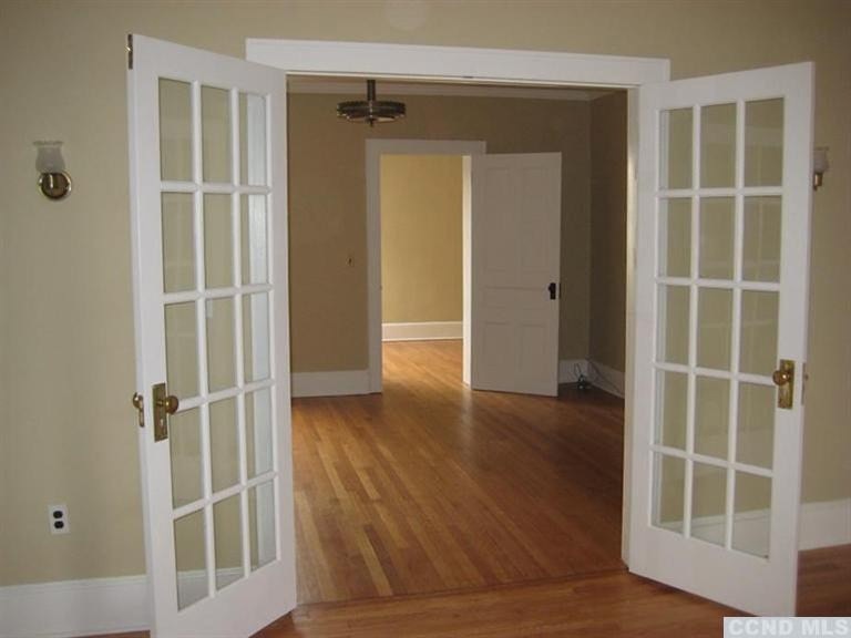 445 Warren St, Hudson, NY 12534 - photo 1