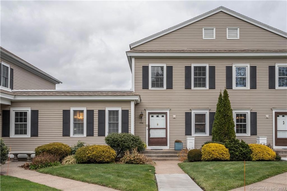 576 Mountain Rd unit C, West Hartford, CT 06117 - photo 1