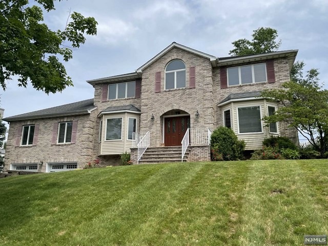 78 Lilac Ln, Paramus, NJ 07652 - photo 1