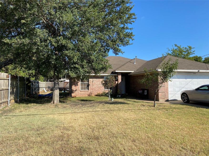 1202 Spell Ave, Cleburne, TX 76033 - photo 1
