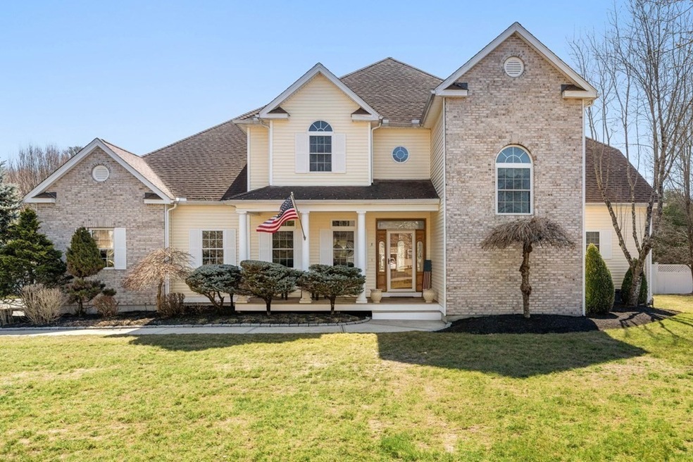 5 Rolling Meadow Dr, Millis, MA 02054 - photo 1