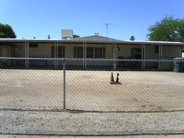 2743 E Beardsley Rd - Front
