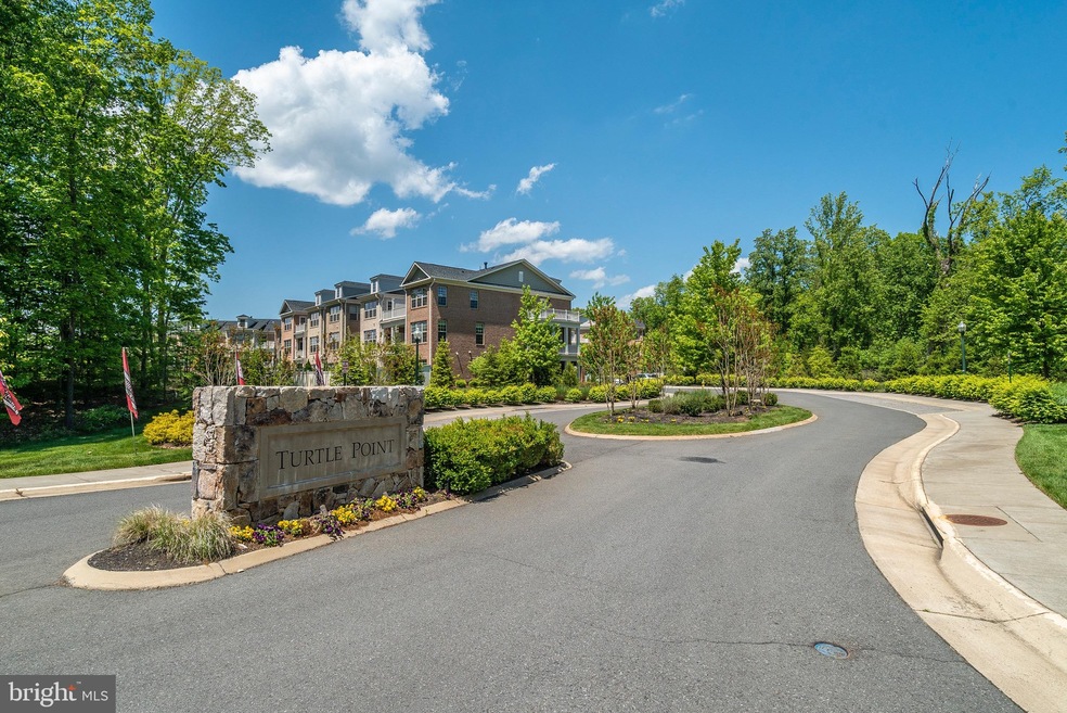 7993 Turtle Creek Cir, Gainesville, VA 20155 - photo 1