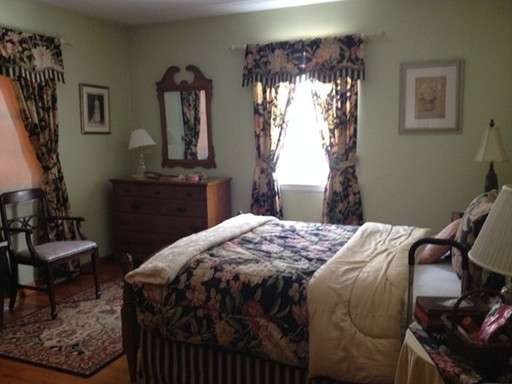 5 Sunset Dr, Turners Falls, MA 01376 - photo 1