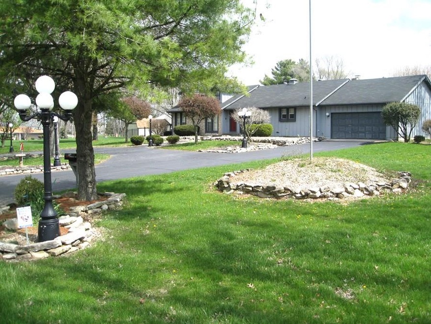 914 S Fairway Dr, Greensburg, IN 47240 - photo 1