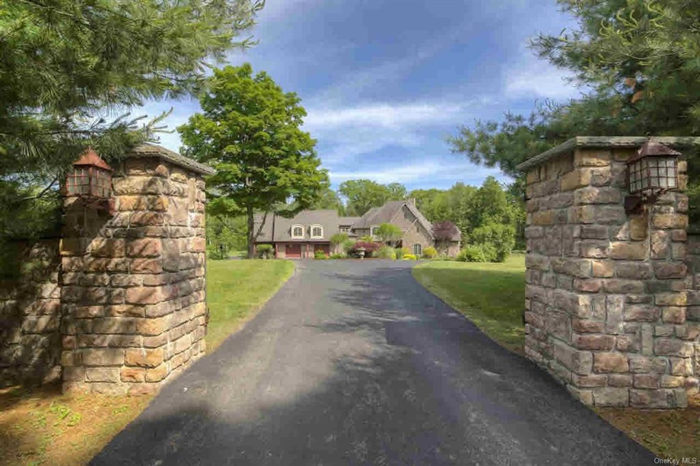 336 Vineyard Ave, Highland, NY 12528 - photo 1