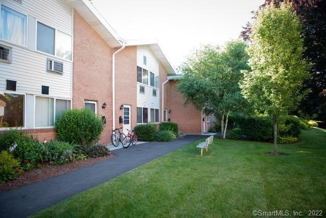 208 Flax Hill Rd unit 5, Norwalk, CT 06854 - photo 1