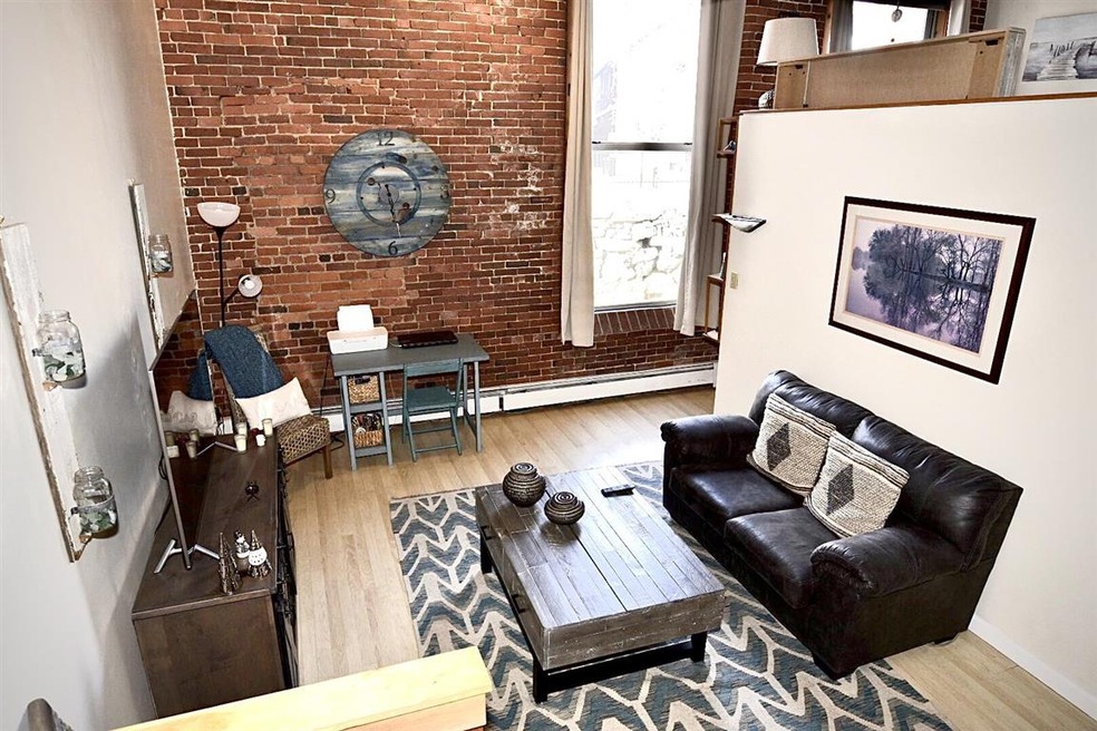 Rivermoor Landing unit 32, Newmarket, NH 03857 - photo 1