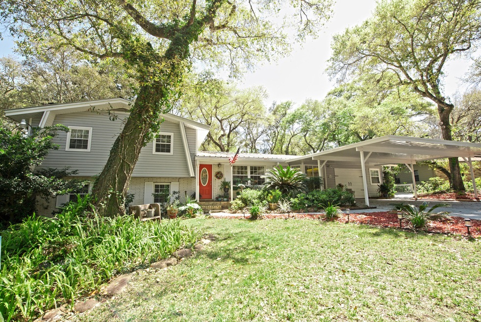 11 Roundabend Road