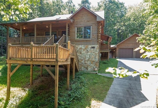 Private treetop getaway on White Oak Mountain!