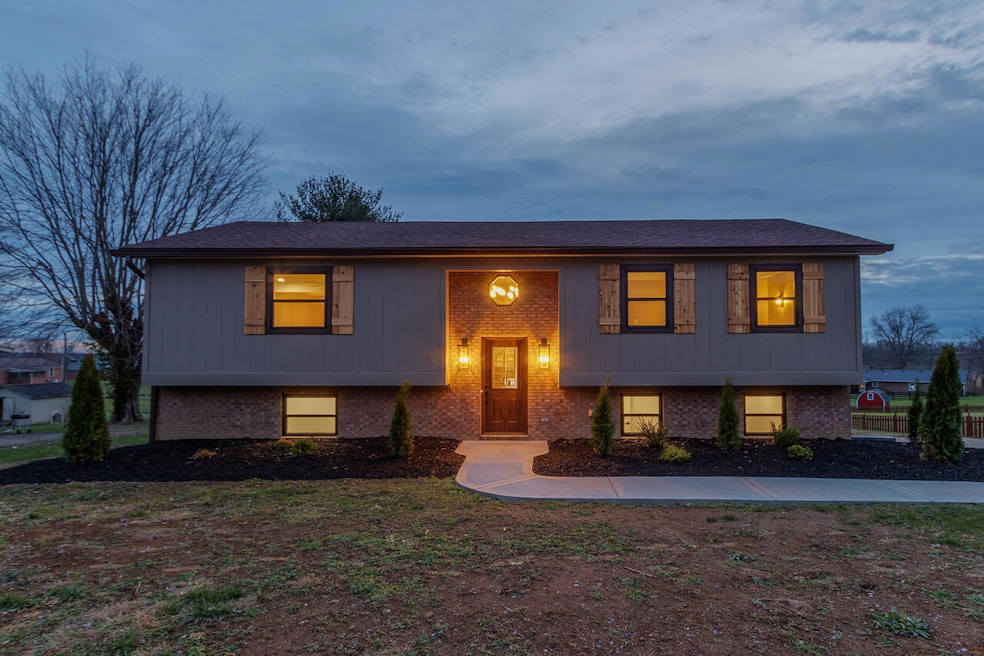 001-61-Longview-Ct-Lancaster-KY-40444-SM