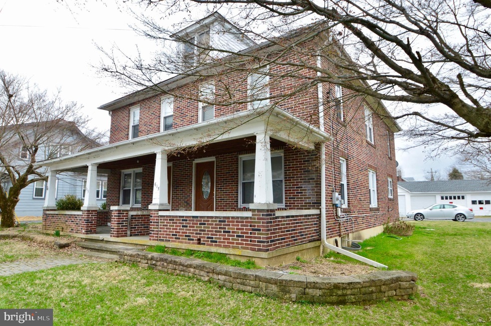 615 Monocacy Dr, Bath, PA 18014 - photo 1