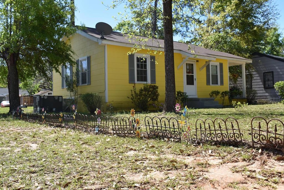 1200 W Highland Ave, Albany, GA 31707 - photo 1