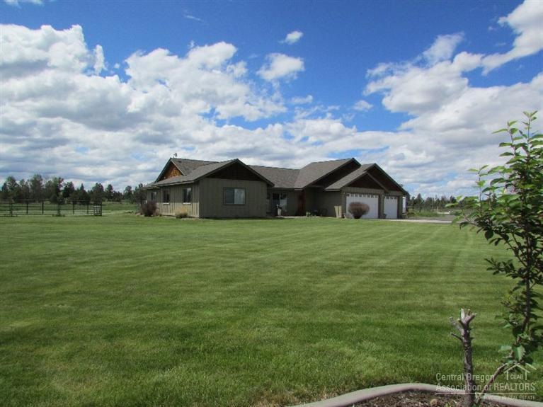 63151 Terry Dr, Bend, OR 97701 - photo 1