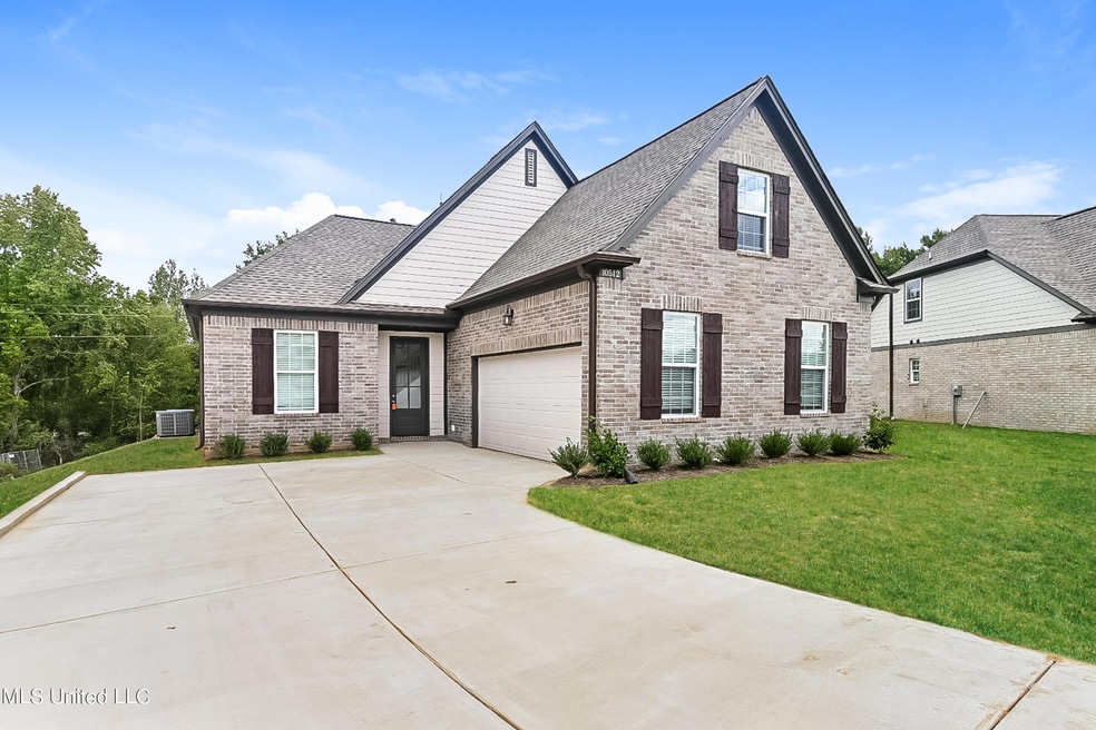 192 Crimsonwood Dr, Byhalia, MS 38611 - photo 1