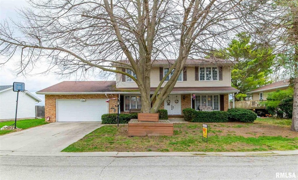 107 Crestwood Dr, Lincoln, IL 62656 - photo 1