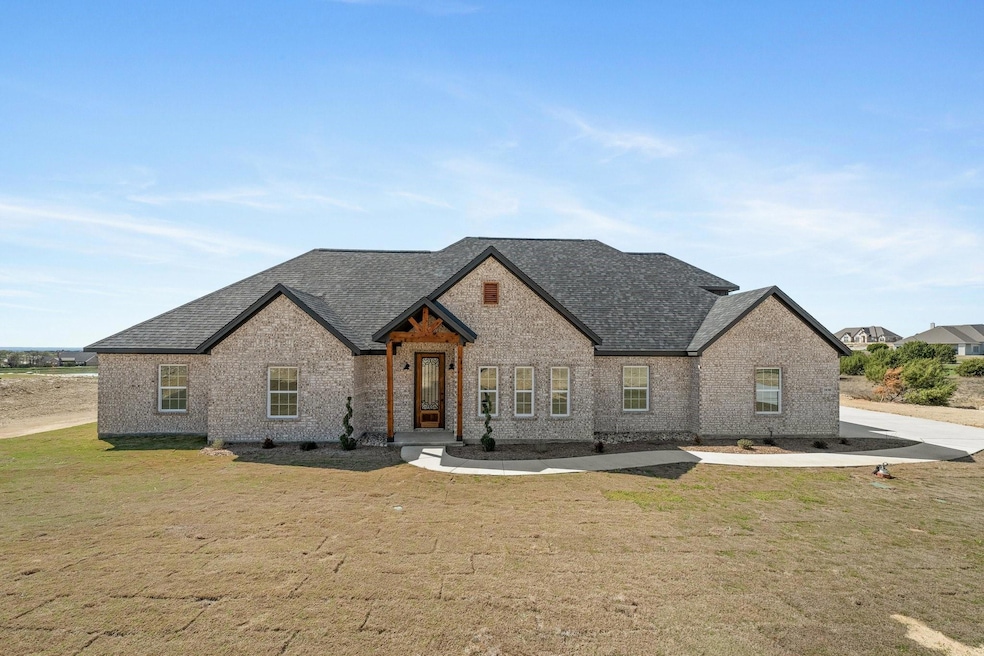 2030 Eagles Ridge Dr, Weatherford, TX 76087 - photo 1