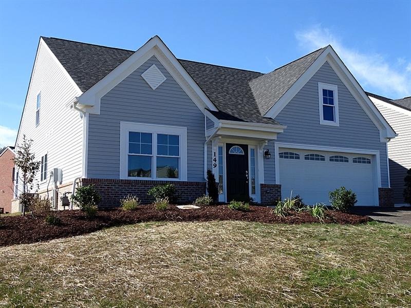 Excellent curb appeal in desirable neighborhood!