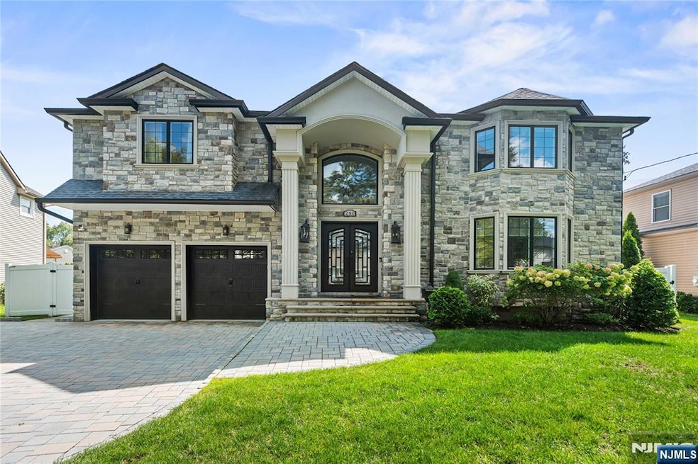 250 Hoppers Ln, Paramus, NJ 07652 - photo 1