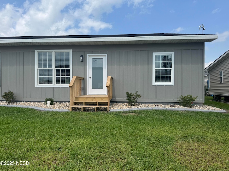 1819 4th Ave SW, Watertown, SD 57201 - photo 1