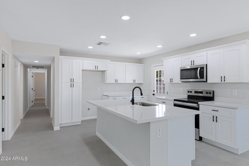 6702 E Boise St-14