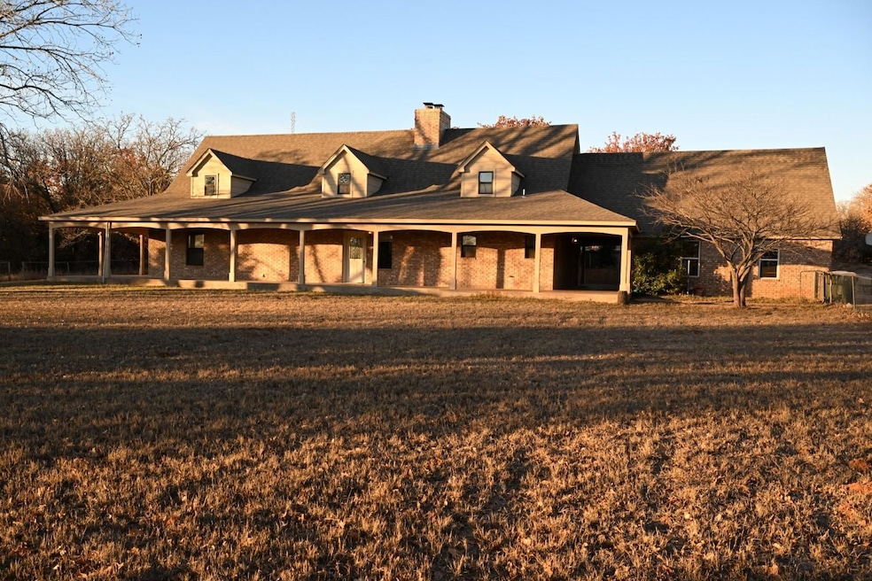 2259 E Gatlin Rd, Marlow, OK 73055 - photo 1