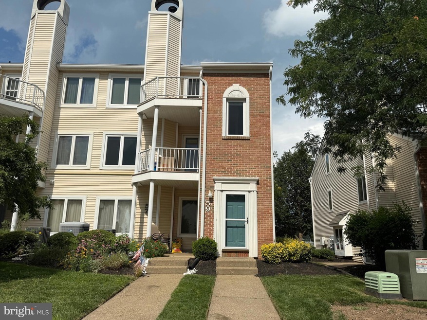 59 Pamela Ct unit 320, Levittown, PA 19057 - photo 1