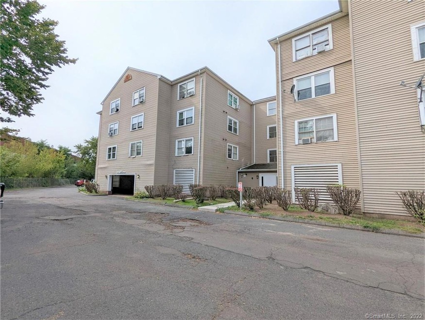 1239 East St unit D3, New Britain, CT 06053 - photo 1