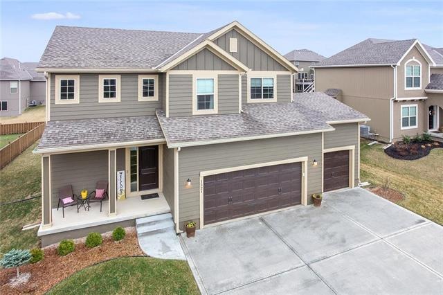 1521 SW 44th St, Lees Summit, MO 64082 - photo 1