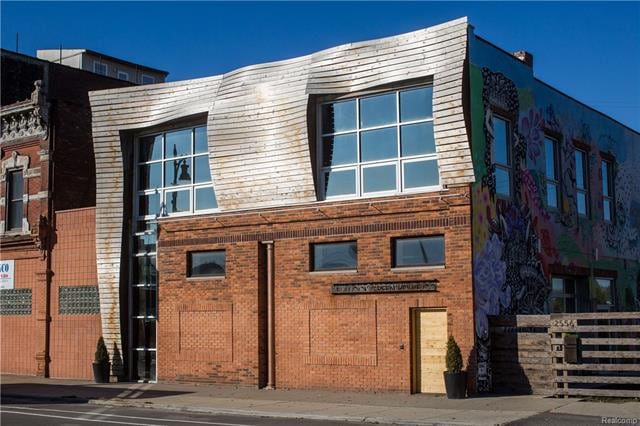 Exterior-100.jpg