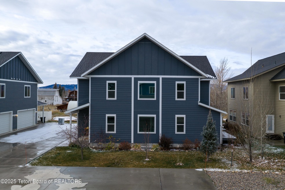 67 Eva Ln unit 8, Victor, ID 83455 - photo 1