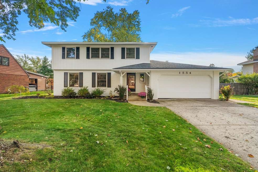 1554 Broadview Dr, Jenison, MI 49428 - photo 1