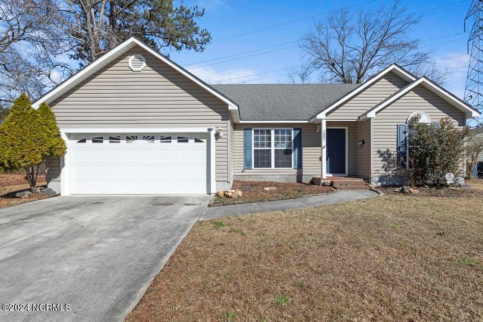 1302 Davis St, Jacksonville, NC 28540 - photo 1