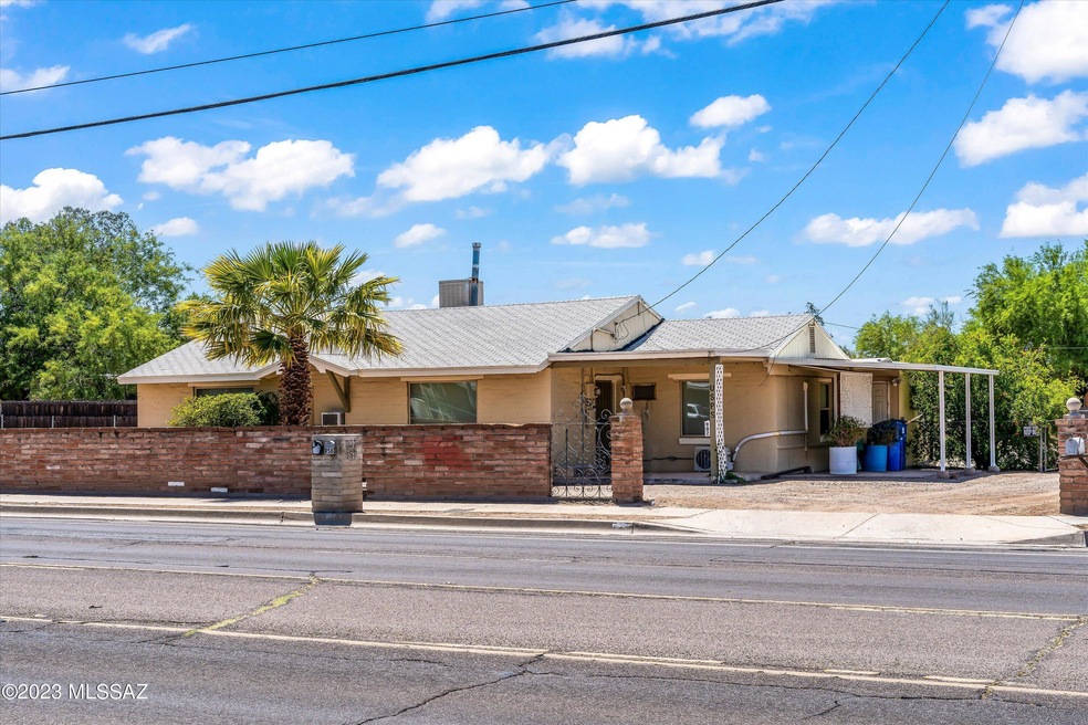 902 E Prince Rd, Tucson, AZ 85719 - photo 1