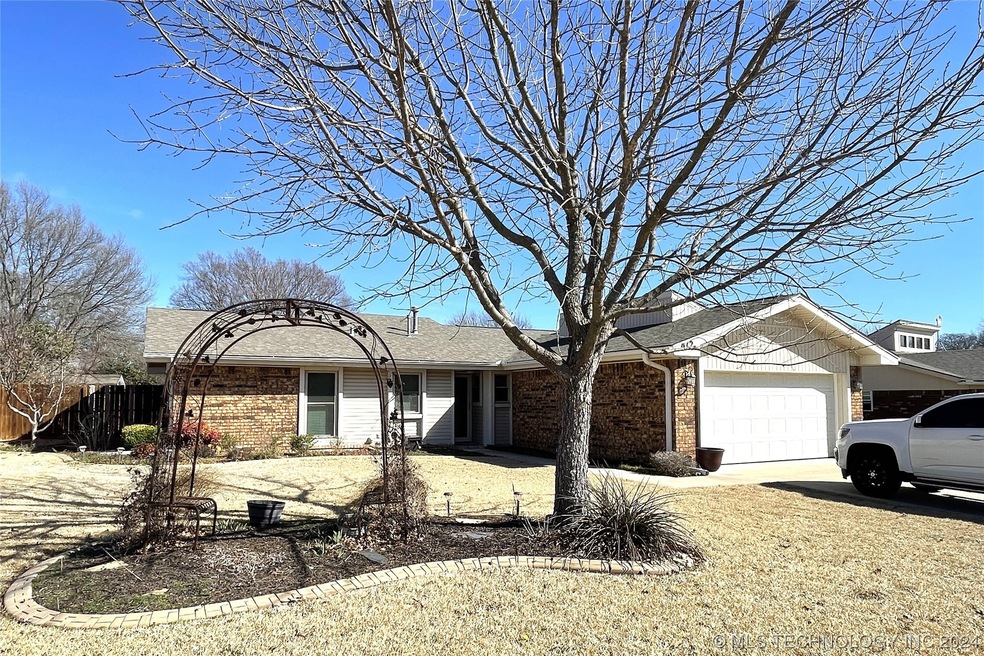 912 Cheyenne St, Ardmore, OK 73401 - photo 1