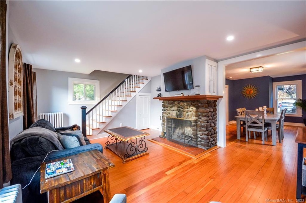 821 Racebrook Rd, Orange, CT 06477 - photo 1