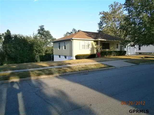 Spacious Ranch house on a Double lot. The house is very large and the lot is even bigger! It has plenty of space to entertain family and guest in the backyard and under the cover patio.