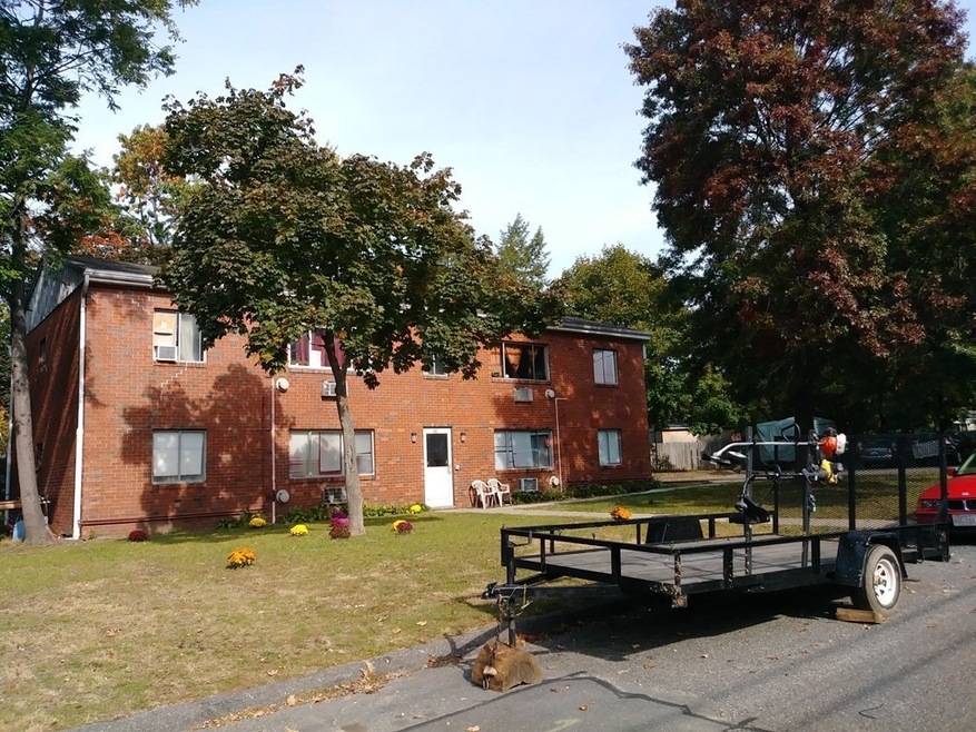 44 Leland Dr, Springfield, MA 01109 - photo 1