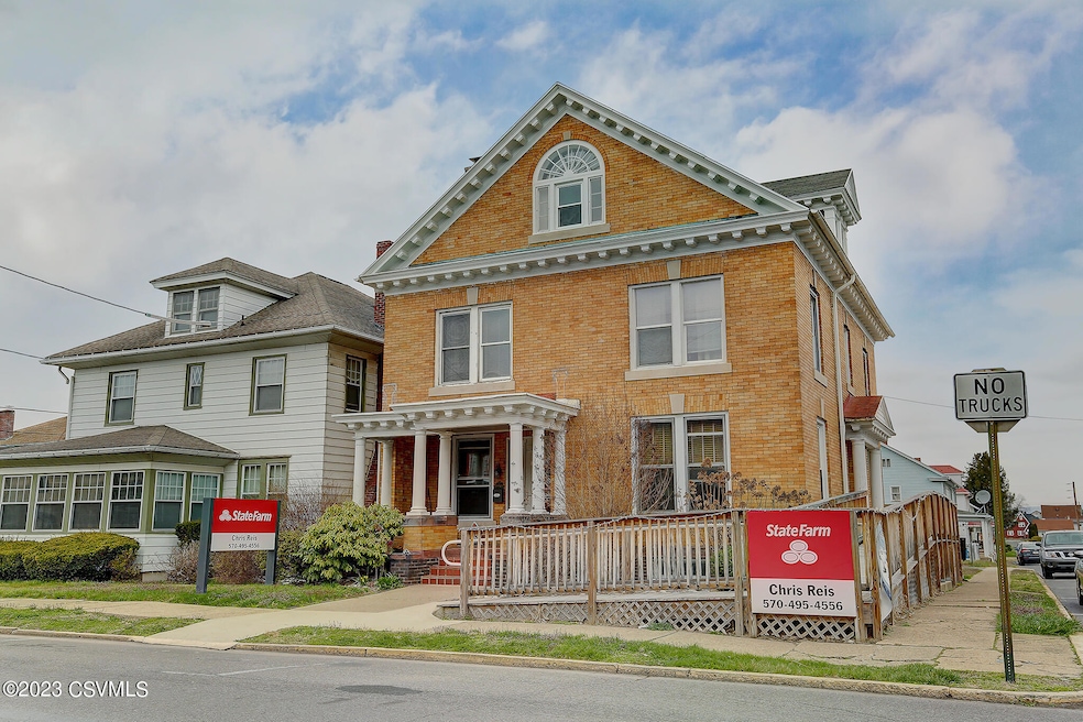 132 Race Street