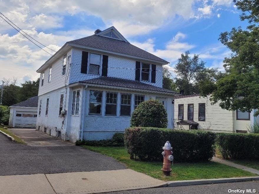 77 Coles St, Glen Cove, NY 11542 - photo 1