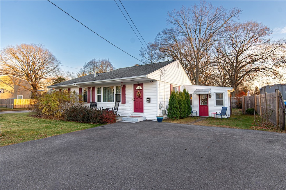 14 Glenrose Dr, Riverside, RI 02915 - photo 1