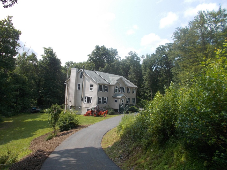 108 Stonegate Ct, Dingmans Ferry, PA 18328 - photo 1