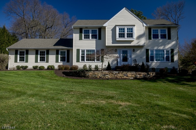 22 Radcliff Dr, Succasunna, NJ 07876 - photo 1