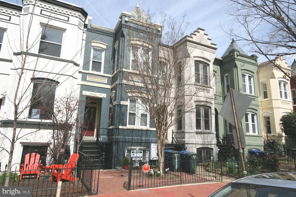 1010 F St NE, Washington, DC 20002 - photo 1
