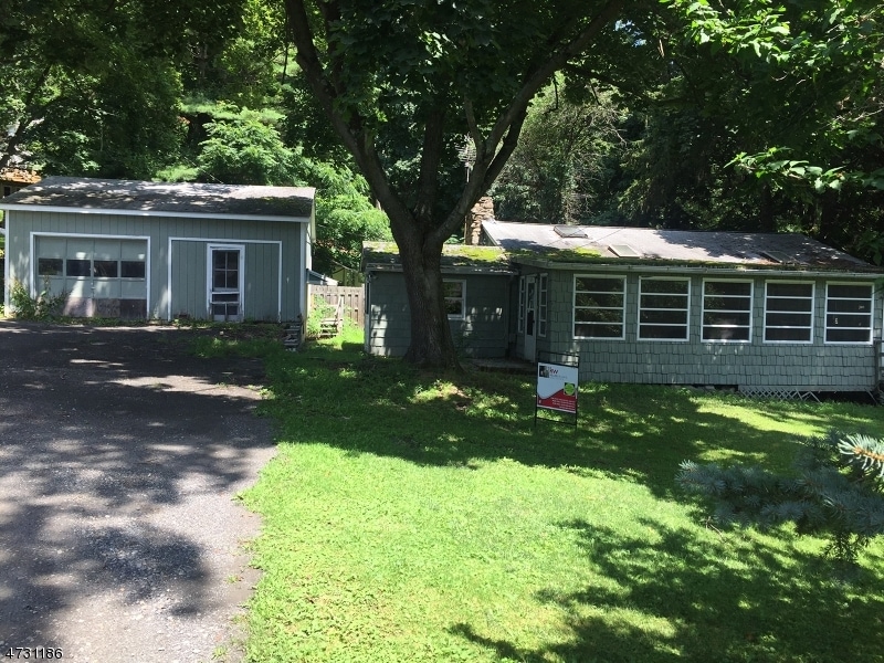 8 Shady Ln, Belvidere, NJ 07823 - photo 1