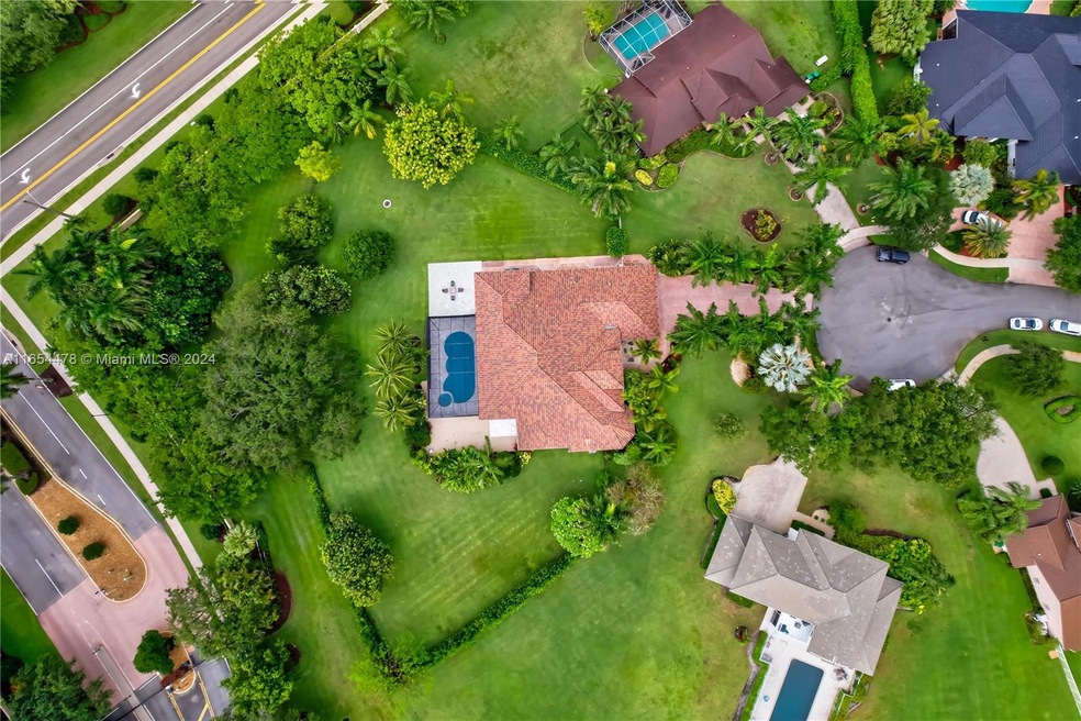 11174 SW 37th Manor, Davie, FL 33328 - photo 1